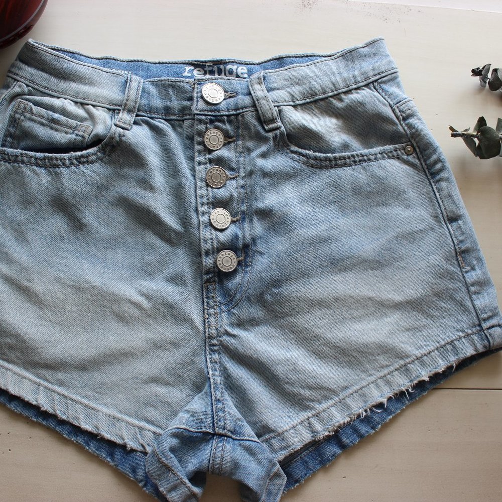 Demin Shorts with buttons ♡